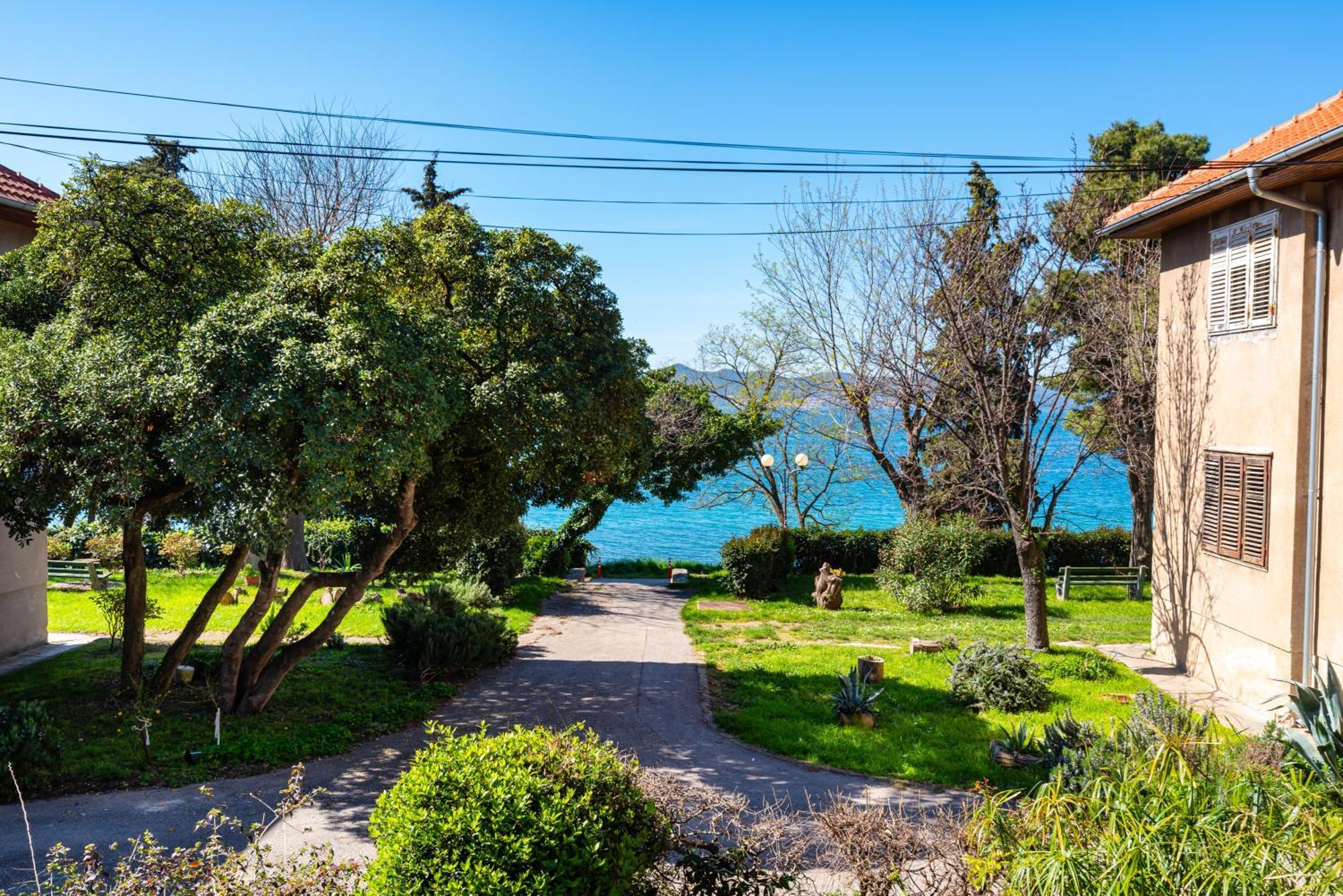 Kolovare Garden Oasis - First Row By Sea Apartman Zára Kültér fotó